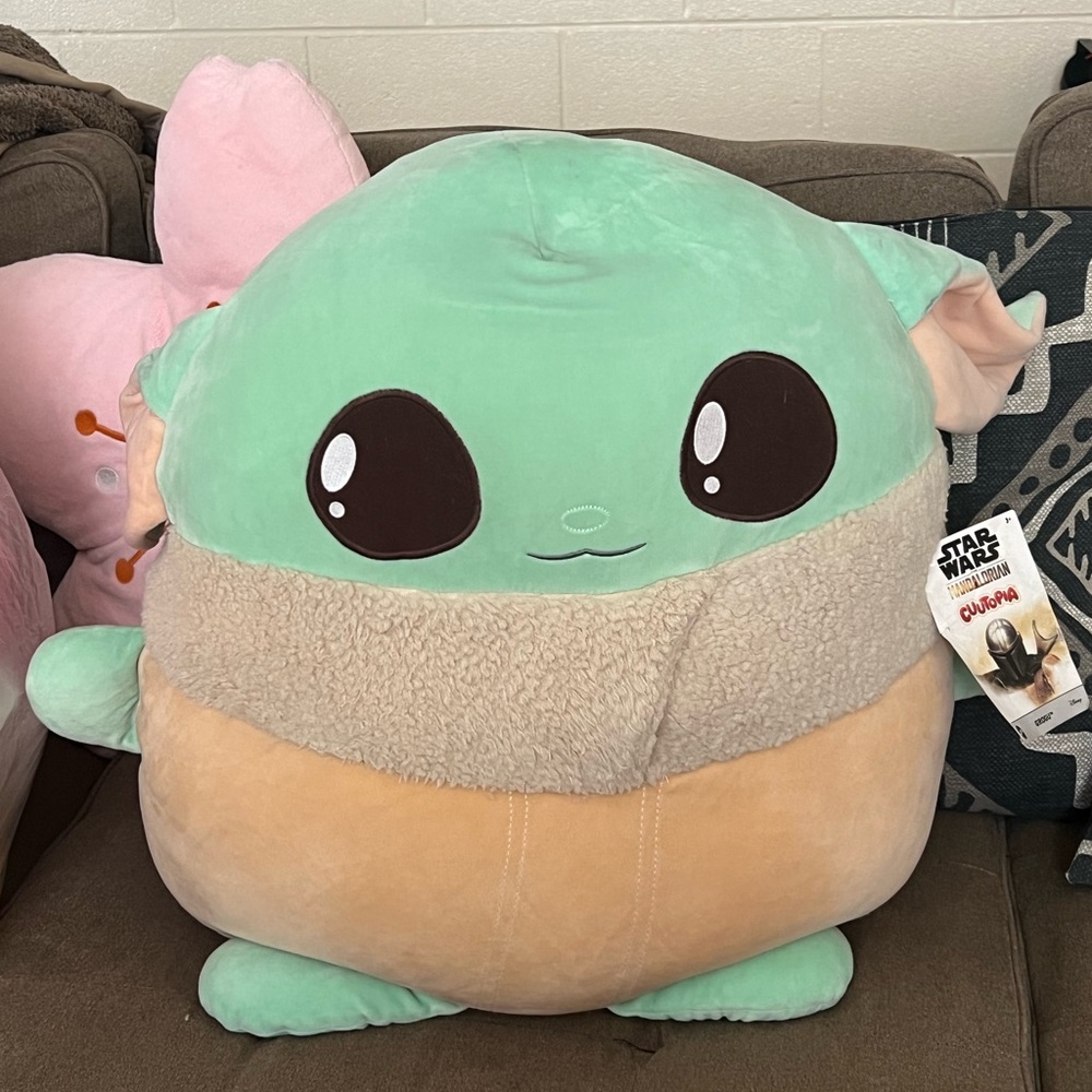 20” star wars mandalorian cuutopia plushy (Grogu)